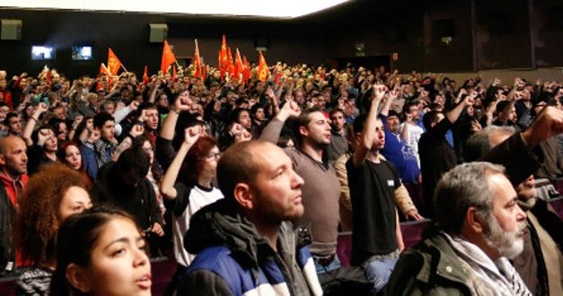 Cientos de trabajadores en el mitin obrero “unir las luchas para organizar victorias”.