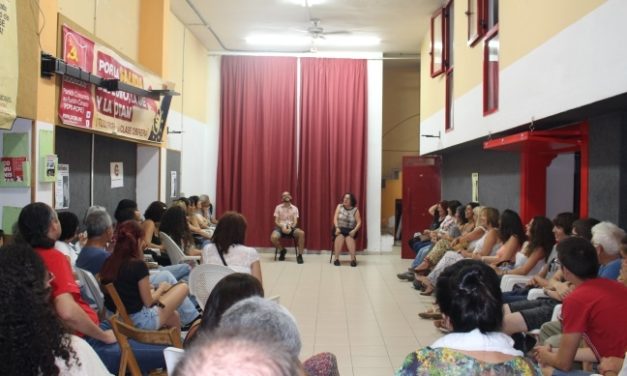 La vida de Mercedes Pinto llenó el Ateneo Popular Jiribilla en Gran Canaria