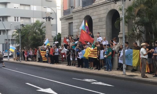 Canarias con el pueblo de Cataluña