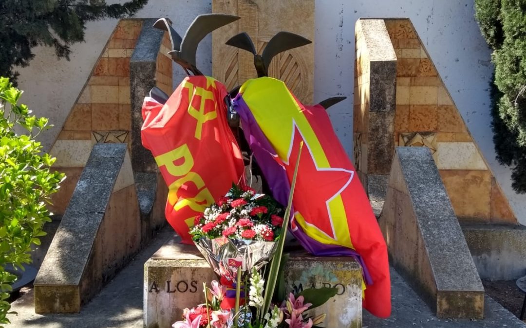 Ofrenda floral en homenaje y reconomiento de quienes fueron fusilados/as en Albacete
