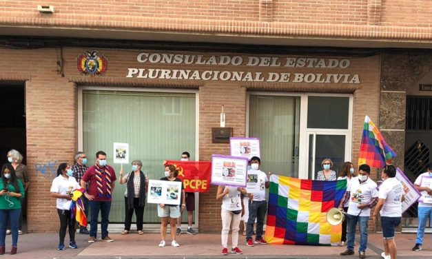 [Murcia] Concentración frente al Consulado de Bolivia en Murcia